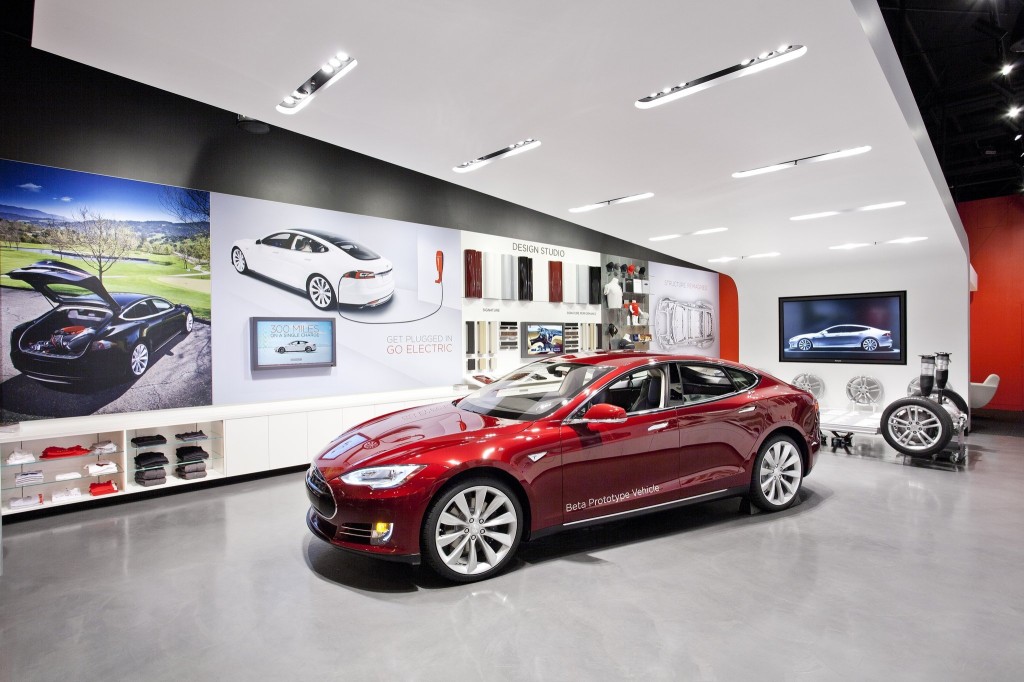 car retail design Desarc-namens-Tesla